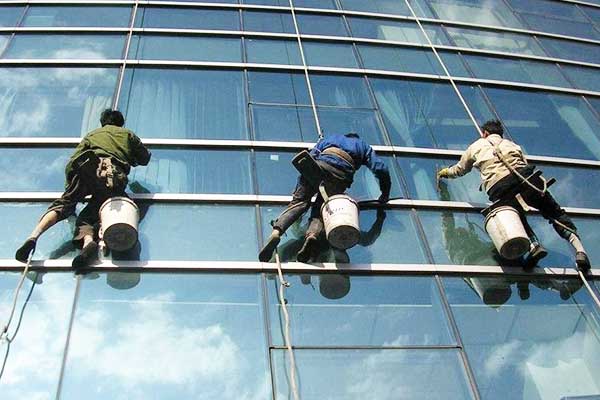 南海外墻清洗-清洗外墻玻璃幕墻要做好哪些準(zhǔn)備工作？